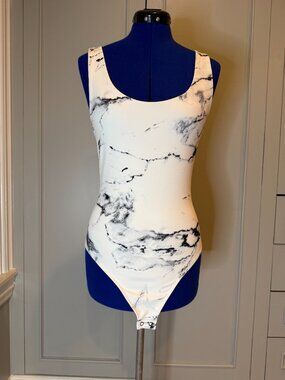 Express Body Contour Marbled Scoopneck Thong Bodysuit, Size M, NWT